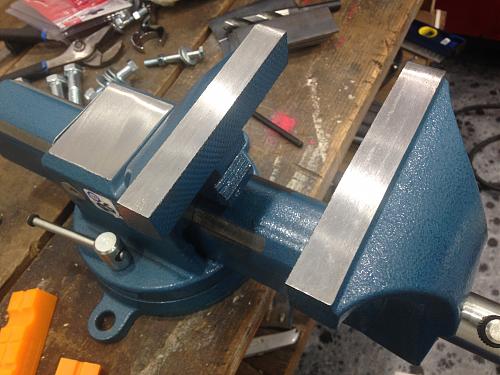 Click image for larger version. 

Name:	Bessey Forged Vise BV-DF6SB  (4).jpg 
Views:	0 
Size:	90.2 KB 
ID:	983